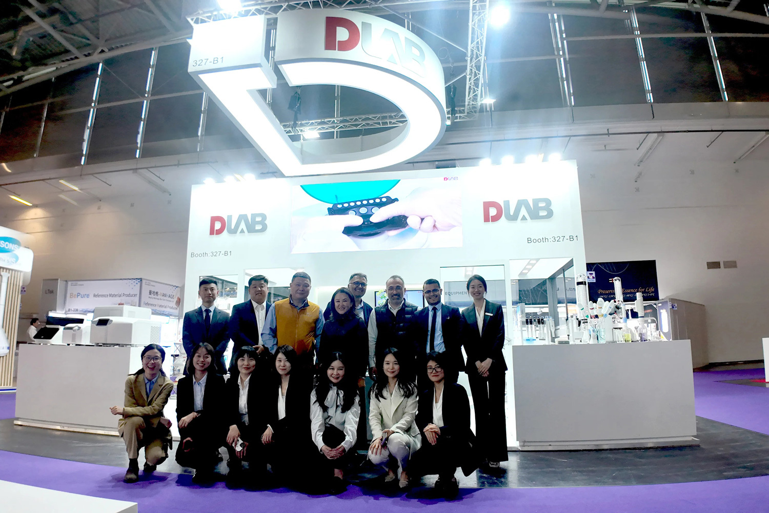 Dlab на выставке Munich Analytica 2024